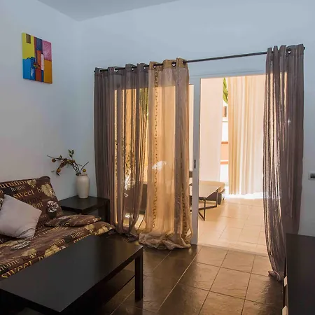 Yucca Park מלון דירות אדחה