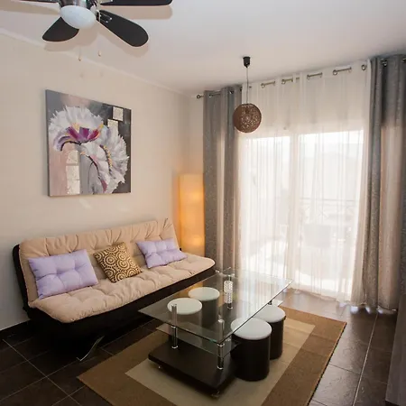 Yucca Park מלון דירות אדחה