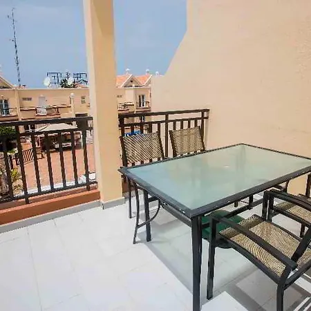 Yucca Park Costa Adeje (Tenerife)