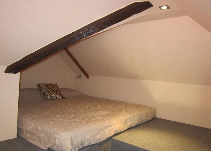 Yucca Park מלון דירות אדחה