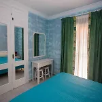 Yucca Park מלון דירות 3*