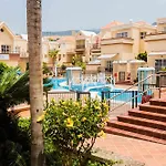 Yucca Park 아파트호텔 아데제