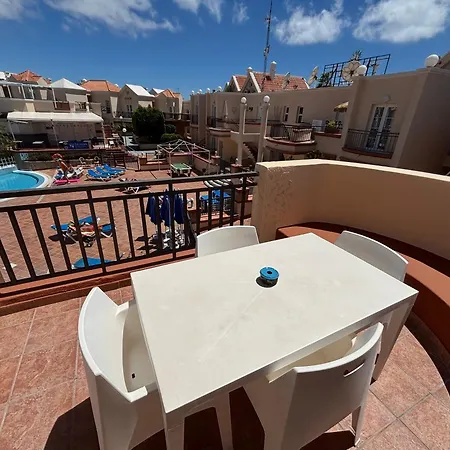 Yucca Park מלון דירות אדחה