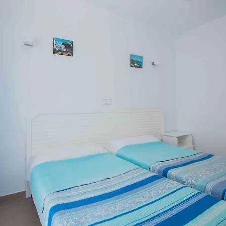 Yucca Park מלון דירות 3*