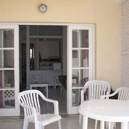 Yucca Park 아파트호텔 3*